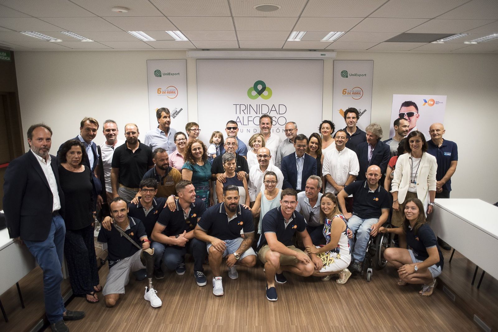 foto de familia tras la rueda de prensa